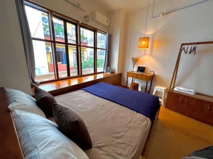Nice Room Located Right Next To The Old Quarter Can Phong Nhieu Anh Sang Tai Ngay Gan Pho Di Bo Ho Guom Hanoi Buitenkant foto